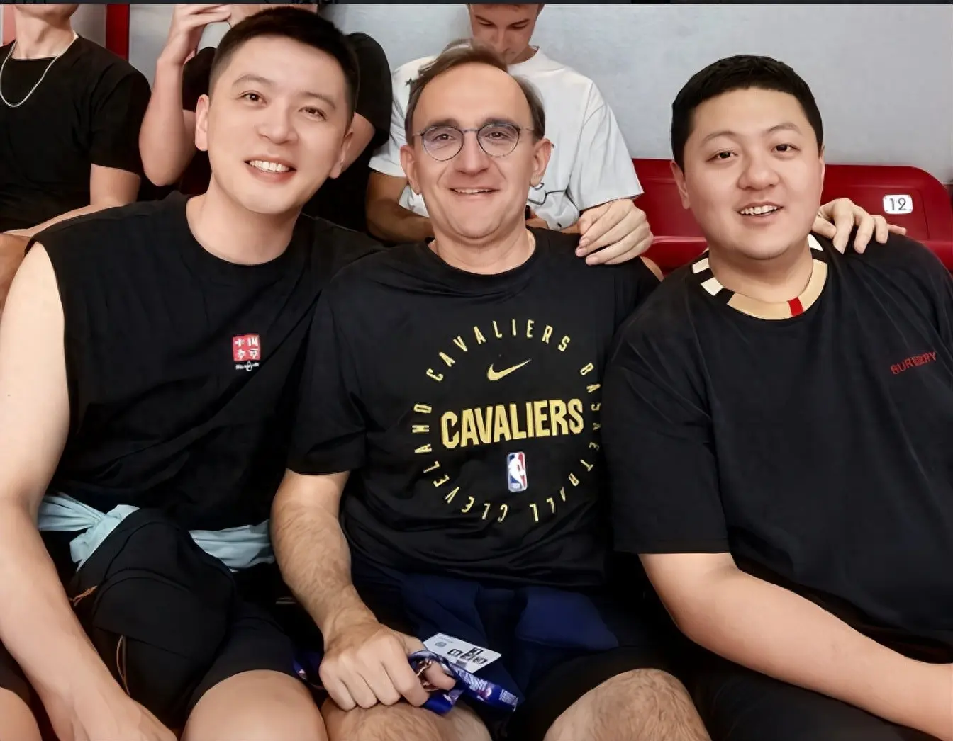 最终以三连, 意了, 力出众